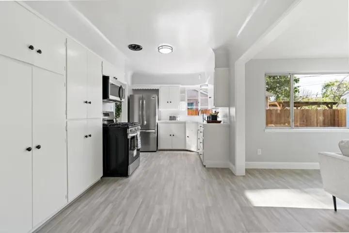 413 Santa Barbara Avenue, Modesto, California 95354