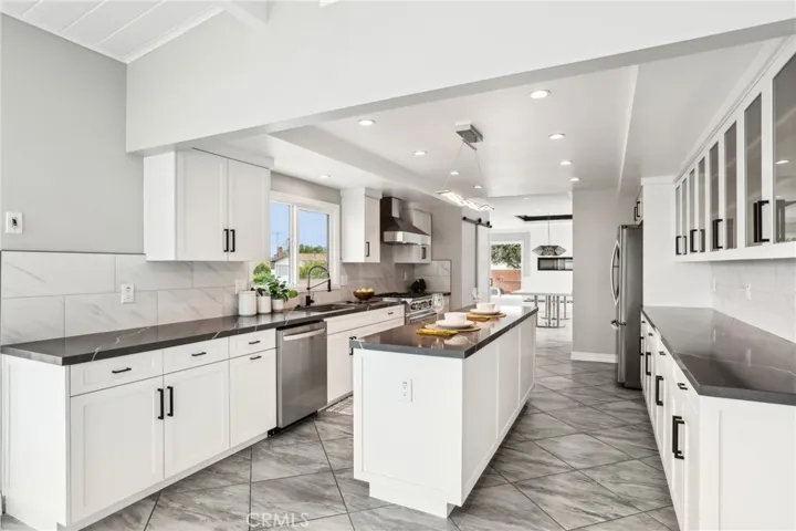 2105 Noble View Drive, Rancho Palos Verdes, California 90275