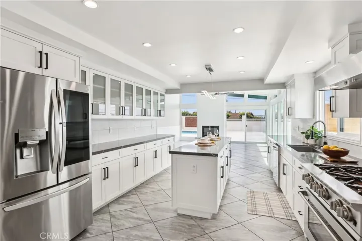 2105 Noble View Drive, Rancho Palos Verdes, California 90275