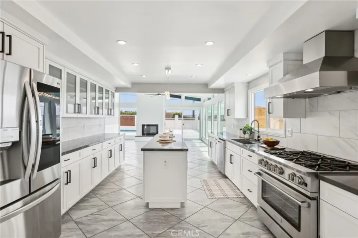 2105 Noble View Drive, Rancho Palos Verdes, California 90275
