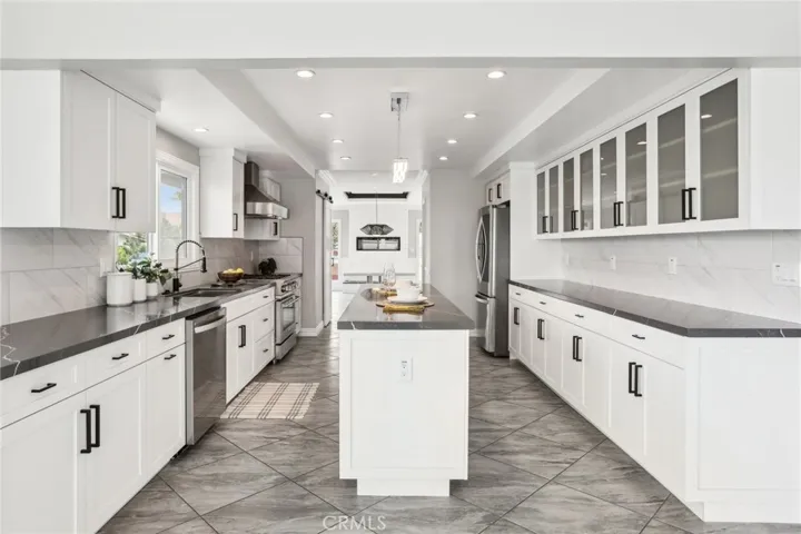 2105 Noble View Drive, Rancho Palos Verdes, California 90275