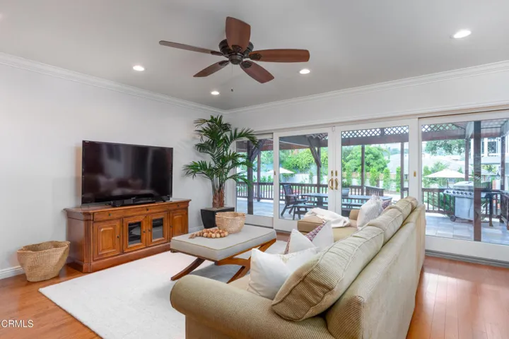 4920 Gould_1019_mls