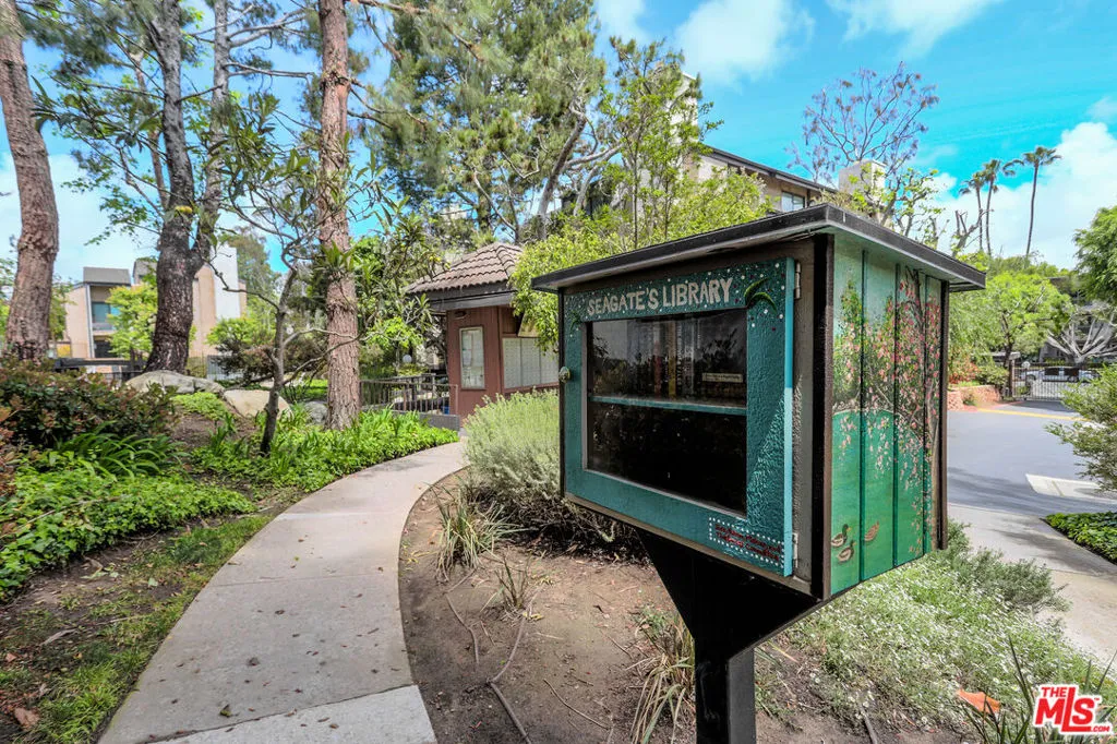 8110 Manitoba Street 109, Playa Del Rey, California 90293 home-pic-40