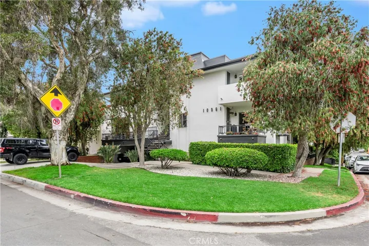 10961 Rose Avenue, Los Angeles, California 90034
