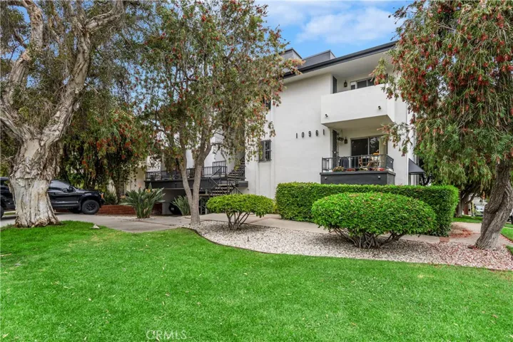 10961 Rose Avenue, Los Angeles, California 90034