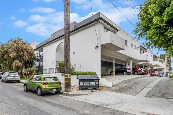 10961 Rose Avenue, Los Angeles, California 90034