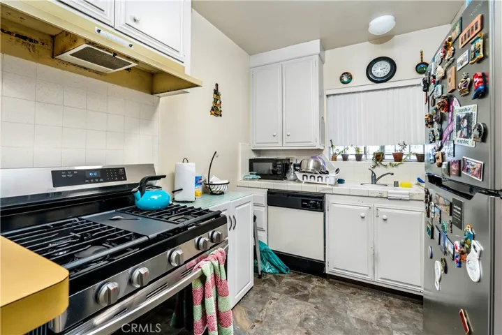 10961 Rose Avenue, Los Angeles, California 90034