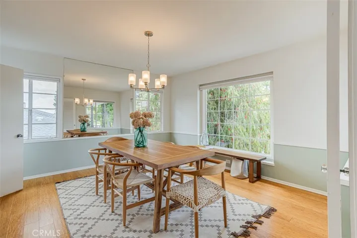 523 Meadows Dr., Glendale, California 91202