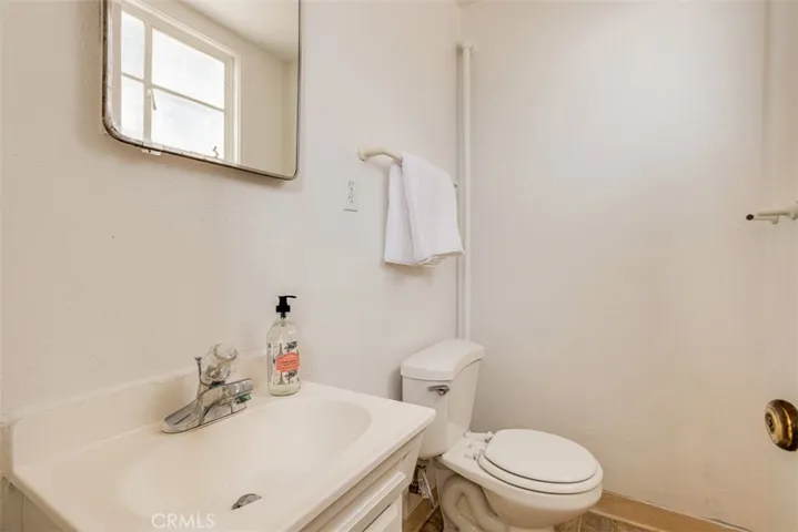 523 Meadows Dr., Glendale, California 91202