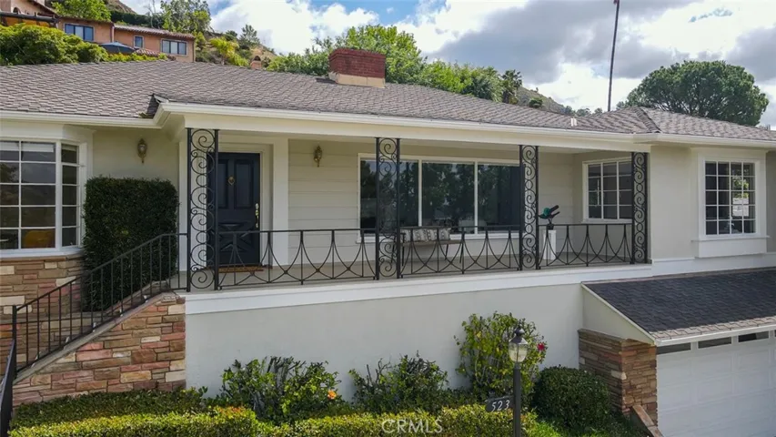523 Meadows Dr., Glendale, California 91202