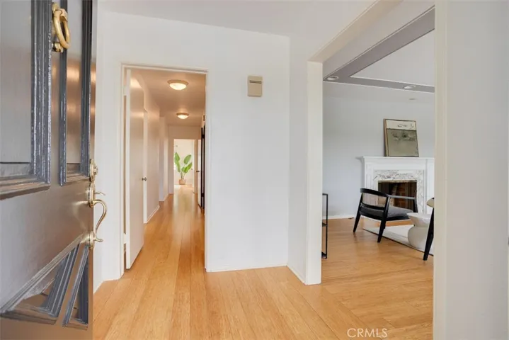 523 Meadows Dr., Glendale, California 91202