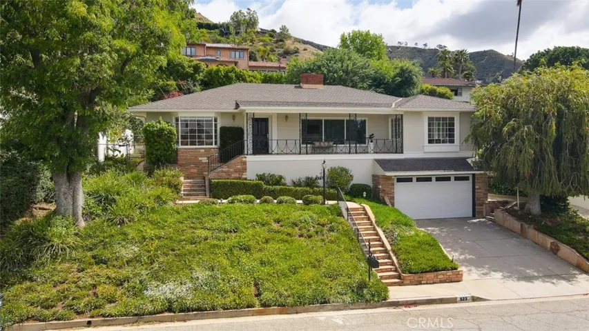 523 Meadows Dr., Glendale, California 91202