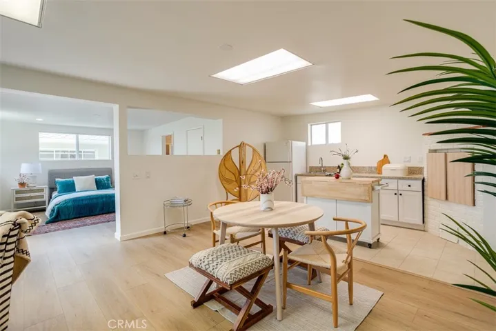 523 Meadows Dr., Glendale, California 91202