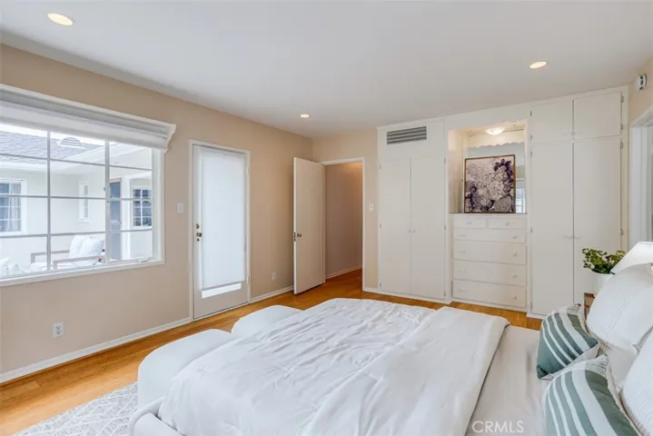 523 Meadows Dr., Glendale, California 91202