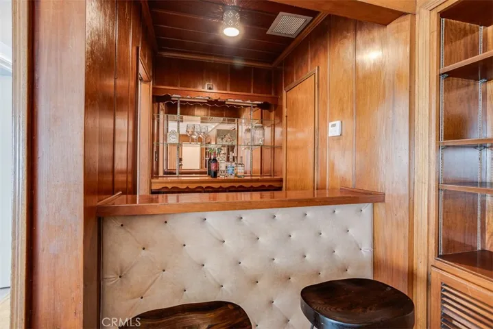 523 Meadows Dr., Glendale, California 91202