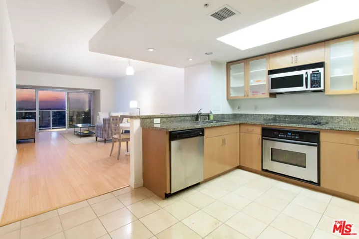 13700 Marina Pointe Drive 1609, Marina Del Rey, California 90292