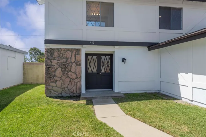 942 E Denwall Drive, Carson, California 90746