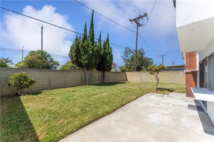 942 E Denwall Drive, Carson, California 90746