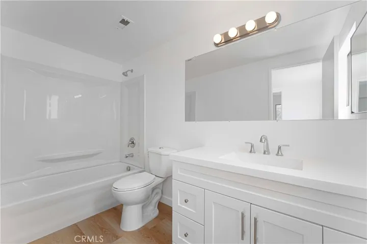 942 E Denwall Drive, Carson, California 90746
