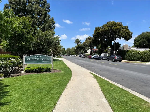 Street view to the north