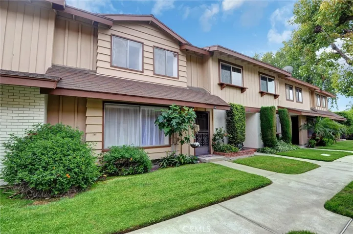 11000 Woodruff Avenue 14, Downey, California 90241