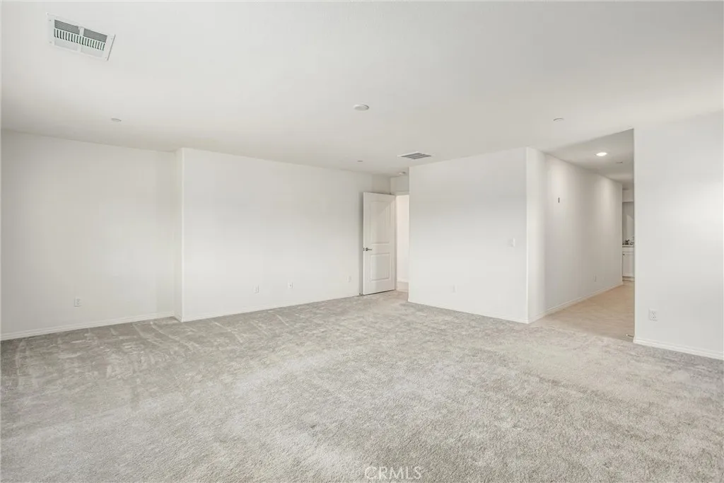 1004 Violet Court, Calimesa, California 92320 home-pic-24