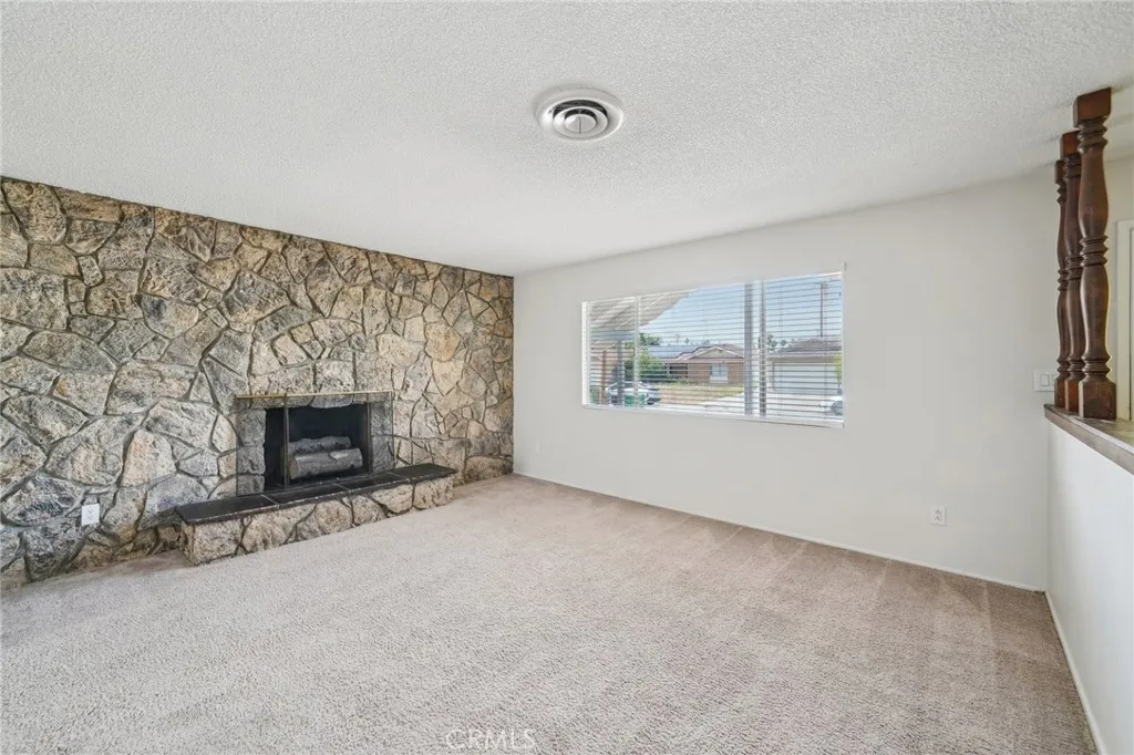 40389 Melrose Avenue, Hemet, California 92544 home-pic-13