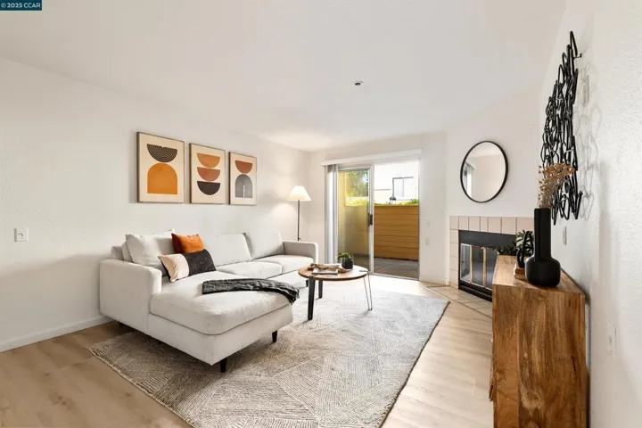 1019 Dornajo Way 110, Sacramento, California 95825