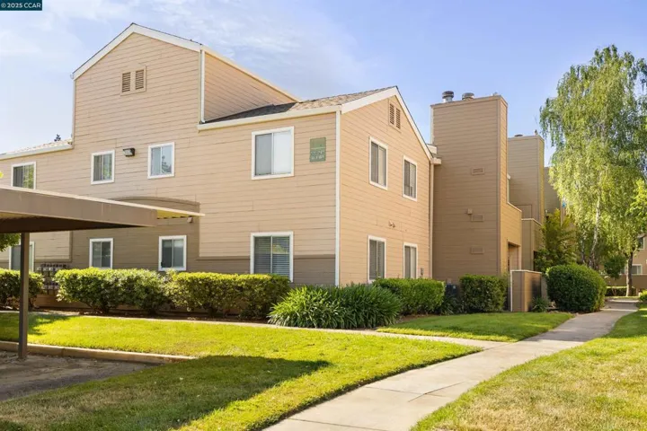 1019 Dornajo Way 110, Sacramento, California 95825