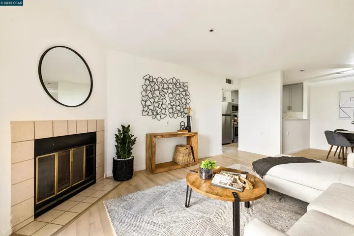 1019 Dornajo Way 110, Sacramento, California 95825