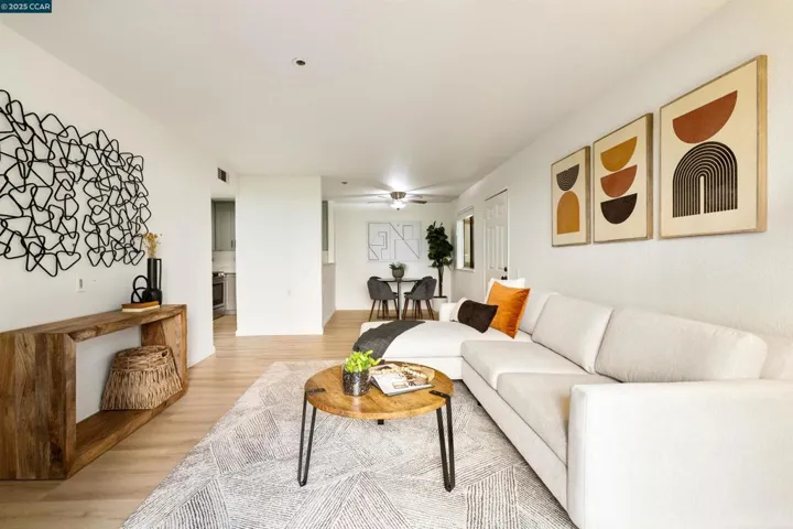 1019 Dornajo Way 110, Sacramento, California 95825