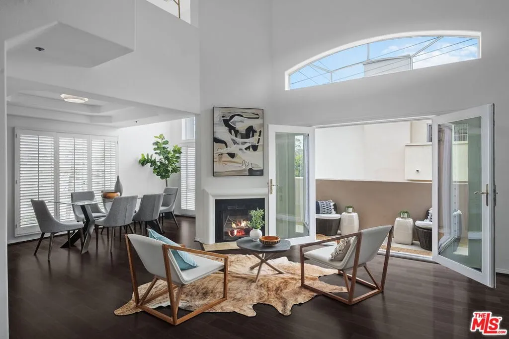 11855 Goshen Avenue 305, Los Angeles, California 90049 home-pic-3