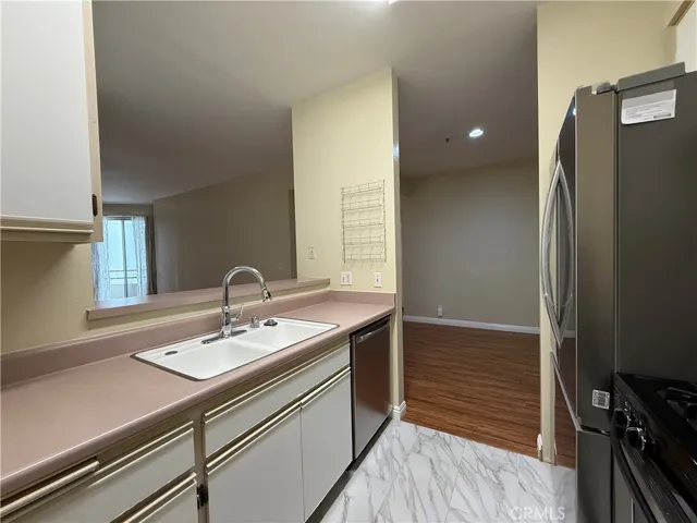 500 S Berendo Street 302, Los Angeles, California 90020