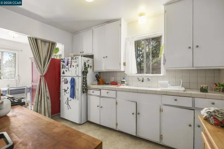 742 Adams Street, Albany, California 94706-1110