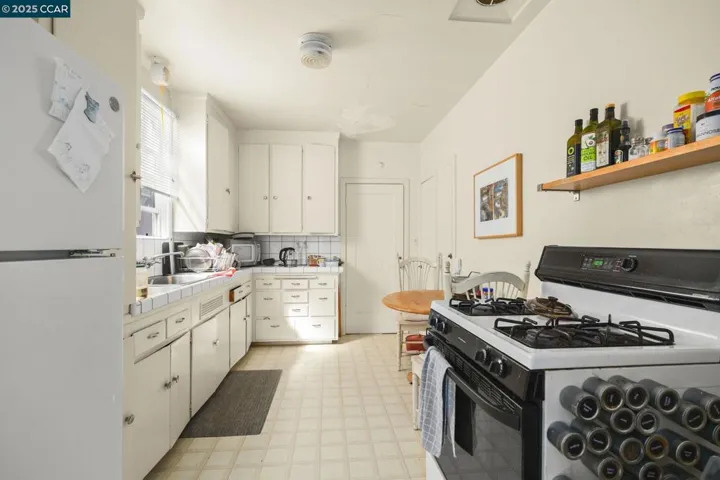 742 Adams Street, Albany, California 94706-1110