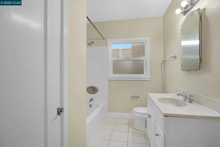 742 Adams Street, Albany, California 94706-1110