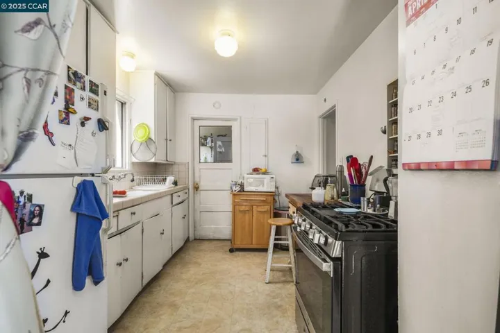 742 Adams Street, Albany, California 94706-1110