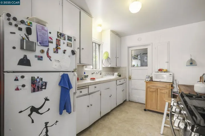 742 Adams Street, Albany, California 94706-1110