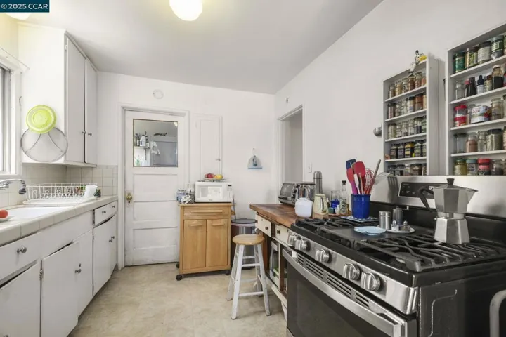 742 Adams Street, Albany, California 94706-1110