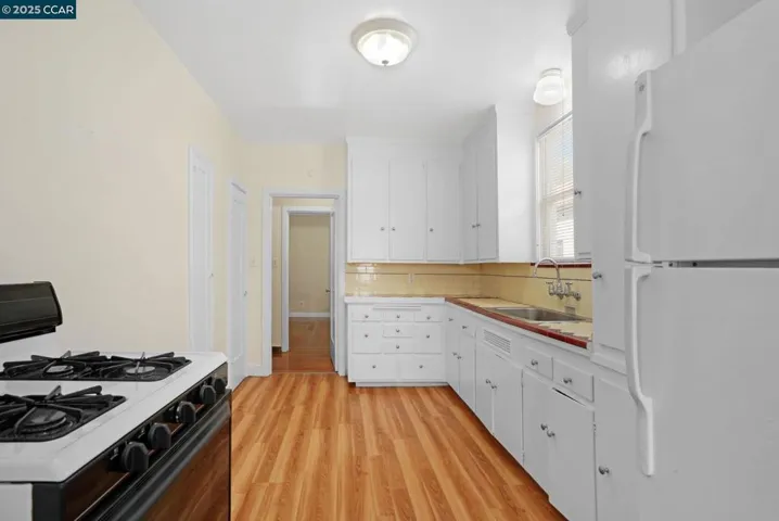 742 Adams Street, Albany, California 94706-1110