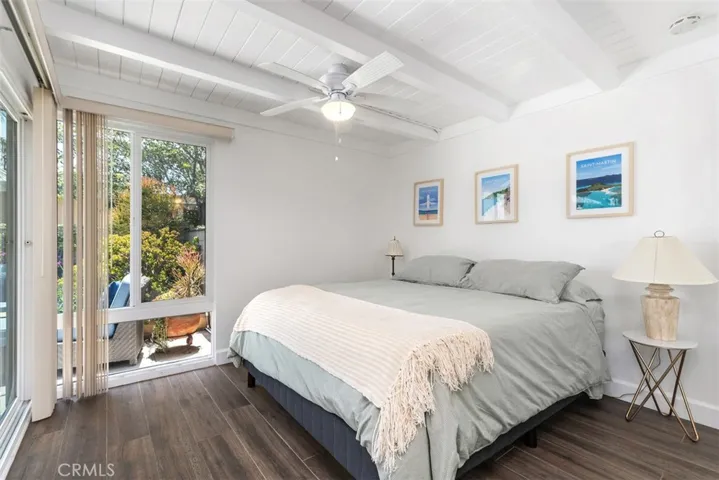 primary bedroom with access to the backyard
