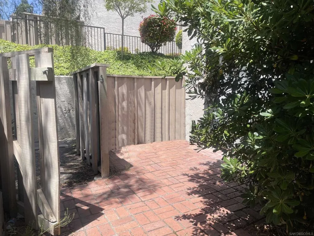 6815 Caminito Mundo 23, San Diego, California 92119 home-pic-10