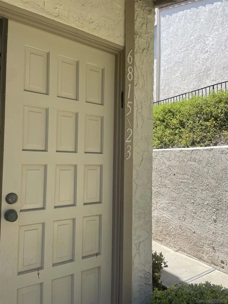 6815 Caminito Mundo 23, San Diego, California 92119 home-pic-2
