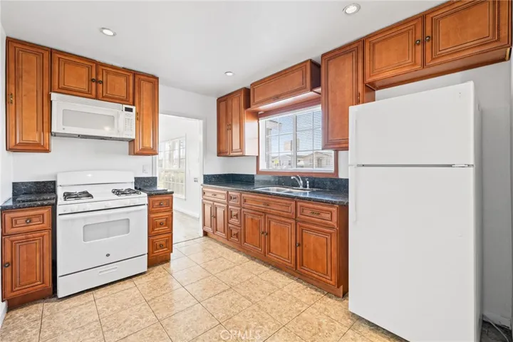4236 Rosecrans, Compton, California 90221