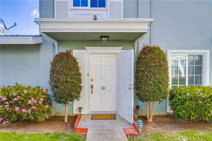 1845 Anaheim Avenue 16c, Costa Mesa, California 92627