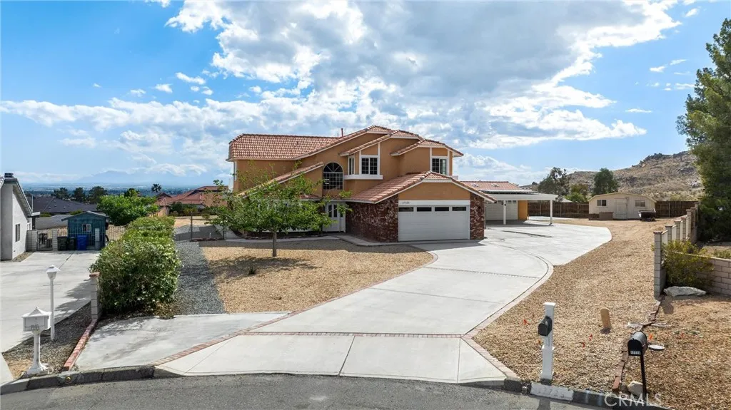 17725 Tude Lane, Apple Valley, California 92307 home-pic-1