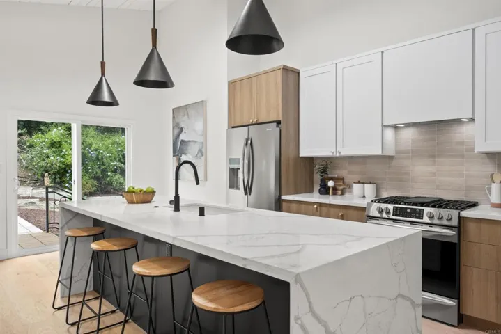 4862 Viane Way, San Diego, California 92110