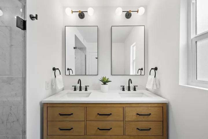 4862 Viane Way, San Diego, California 92110