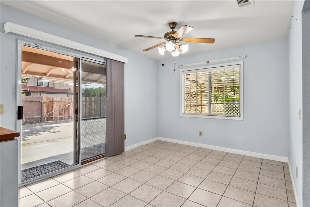 25708 Oak Ct, Moreno Valley, California 92557 home-pic-11