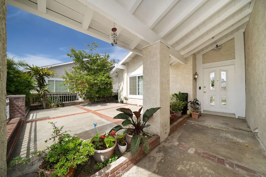 3019 S Townsend Street, Santa Ana, California 92704 home-pic-1